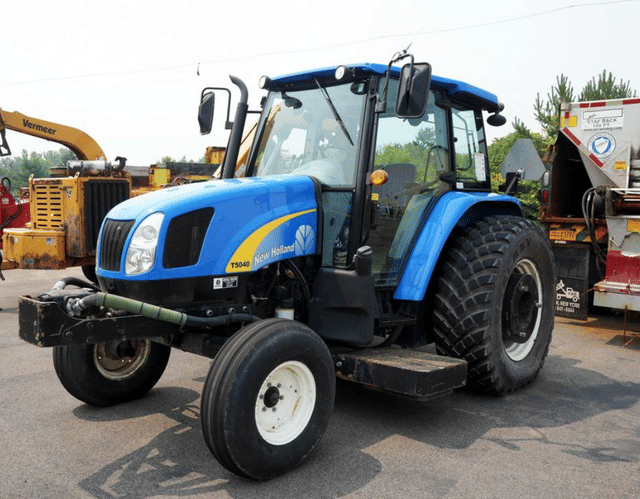 Image of New Holland T5040 equipment image 2