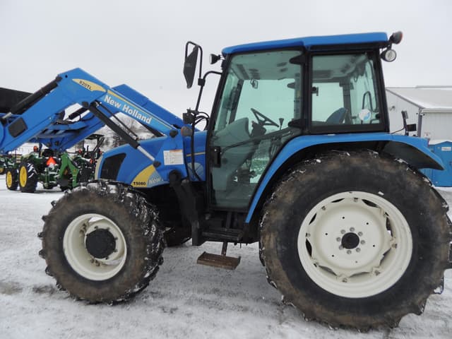Image of New Holland T5060 equipment image 1