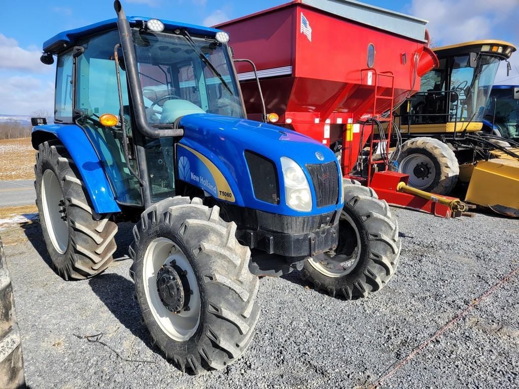 2010 New Holland T5060 Equipment Image0