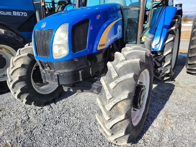 Image of New Holland T5060 equipment image 2