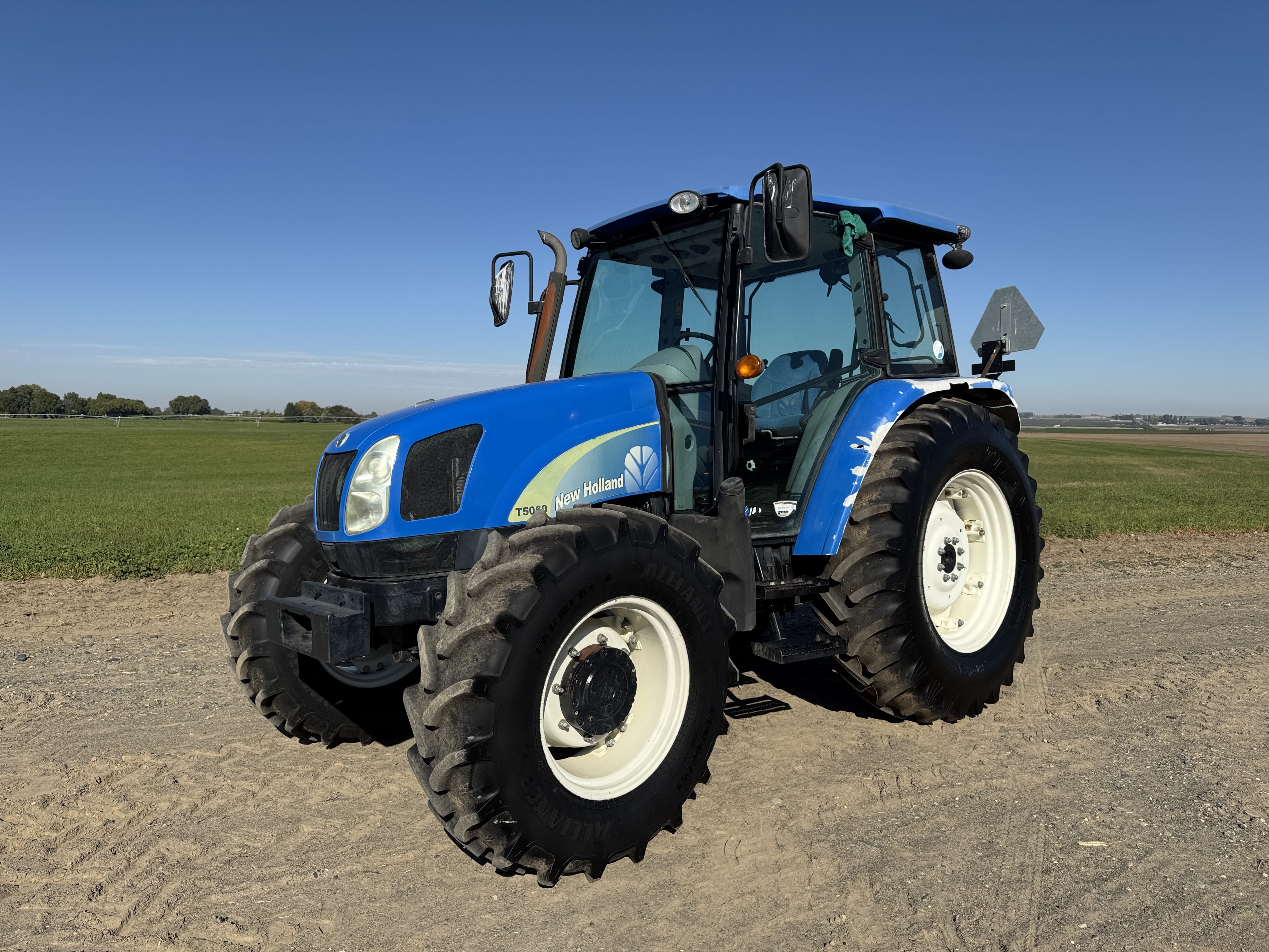 2010 New Holland T5060 Equipment Image0