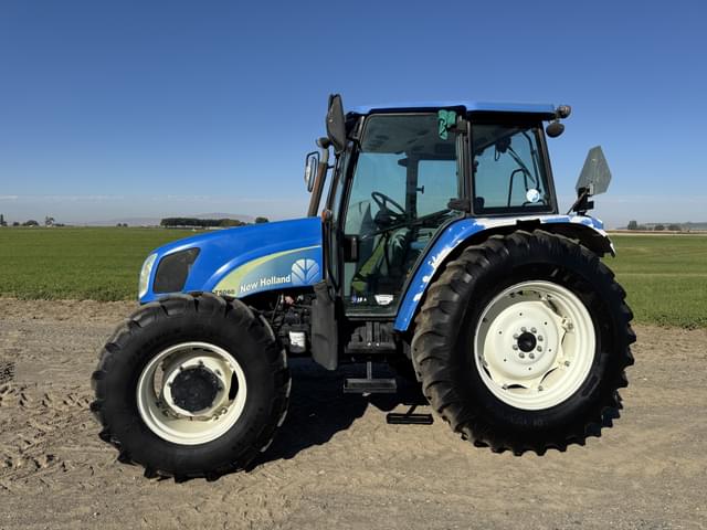 Image of New Holland T5060 equipment image 1