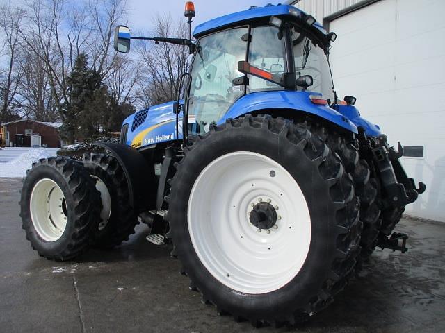 Image of New Holland T8040 equipment image 4