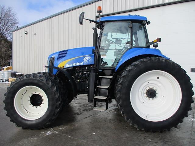 Image of New Holland T8040 equipment image 2