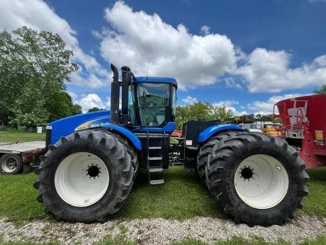Image of New Holland T9030 equipment image 2