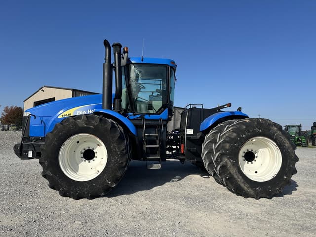 Image of New Holland T9040 equipment image 2