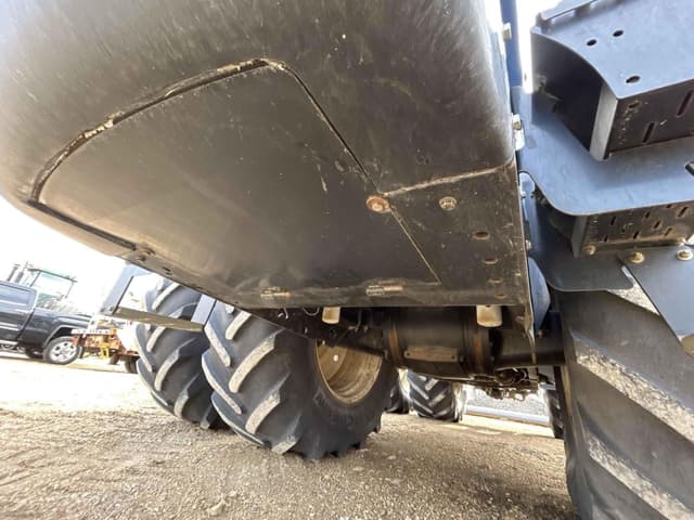 Image of New Holland T9040 equipment image 2