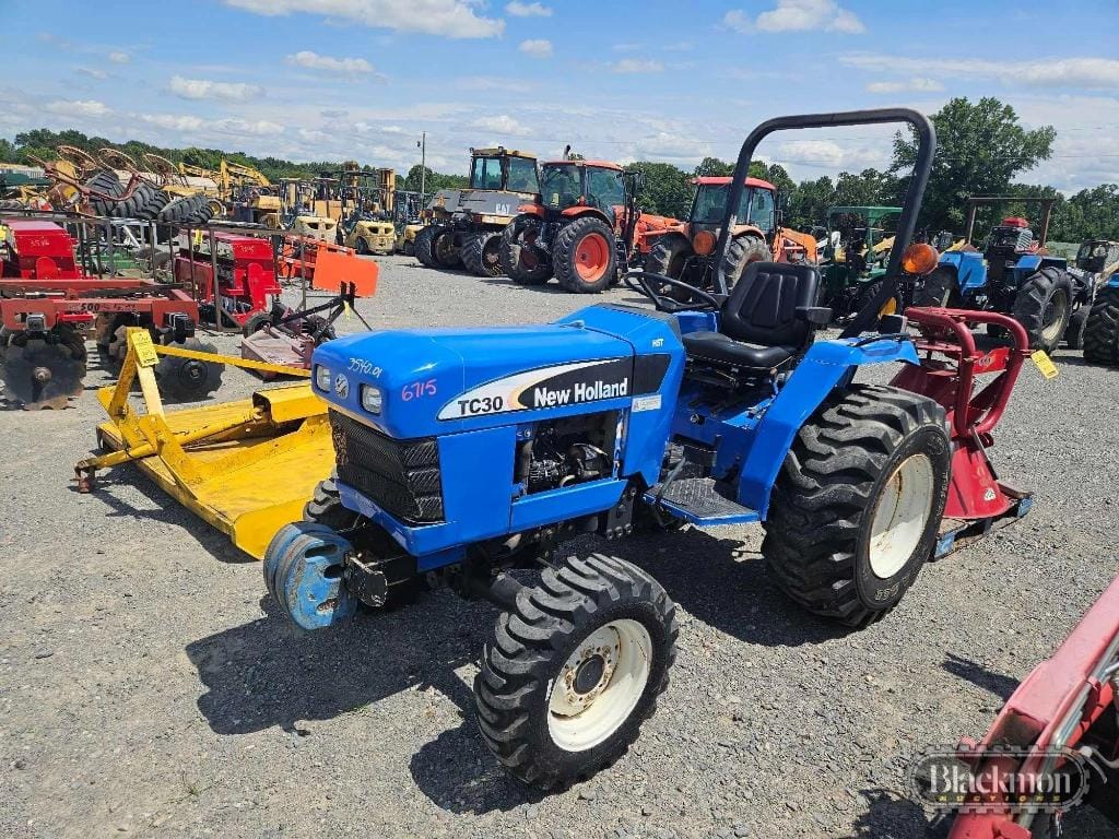 2010 New Holland TC30 Equipment Image0