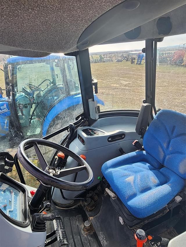 Image of New Holland TD5050 equipment image 4