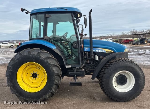 Image of New Holland TD5050 equipment image 3