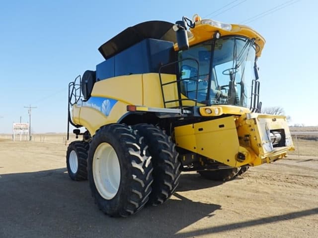 Image of New Holland CR9060 equipment image 4