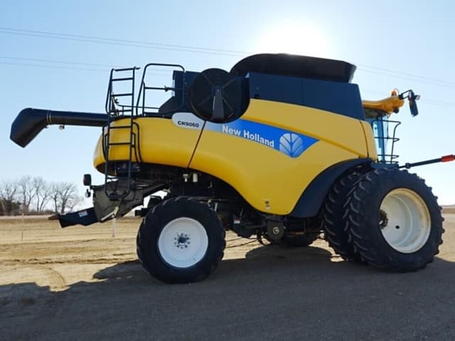 Image of New Holland CR9060 equipment image 3