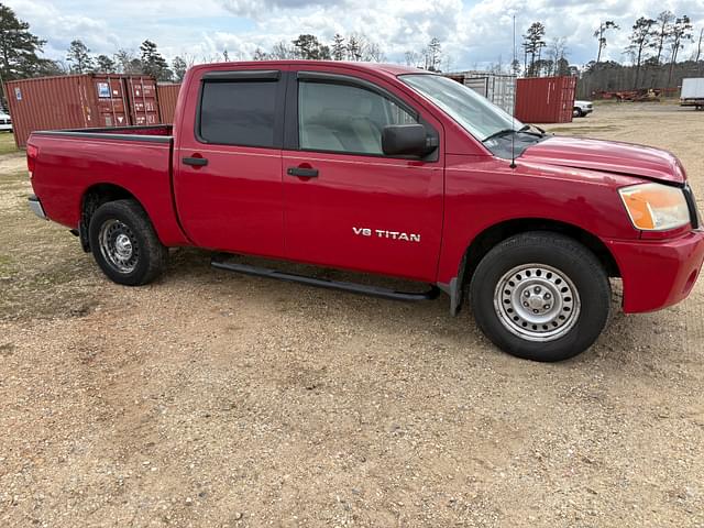 Image of Nissan Titan equipment image 4