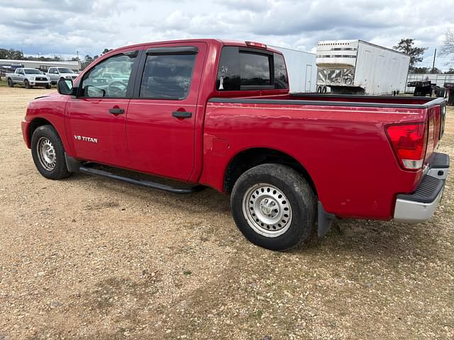 Image of Nissan Titan equipment image 1