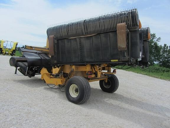Image of Oxbo 334 equipment image 3