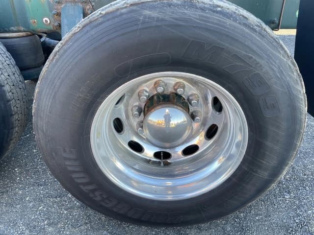 Image of Peterbilt 320 equipment image 3