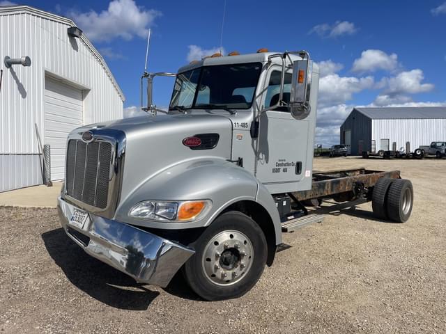 Image of Peterbilt 325 equipment image 1