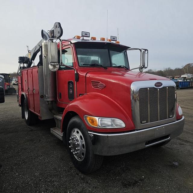 Image of Peterbilt 335 equipment image 2