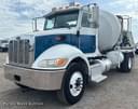 2010 Peterbilt 335 Image