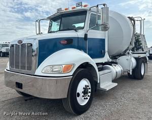 2010 Peterbilt 335 Image