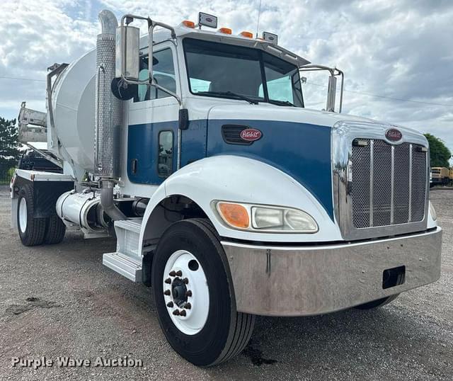 Image of Peterbilt 335 equipment image 2
