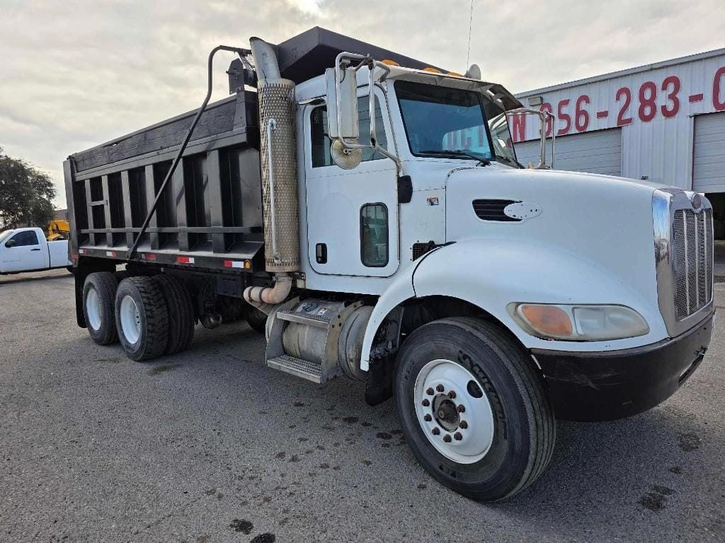 2010 Peterbilt 340 Equipment Image0