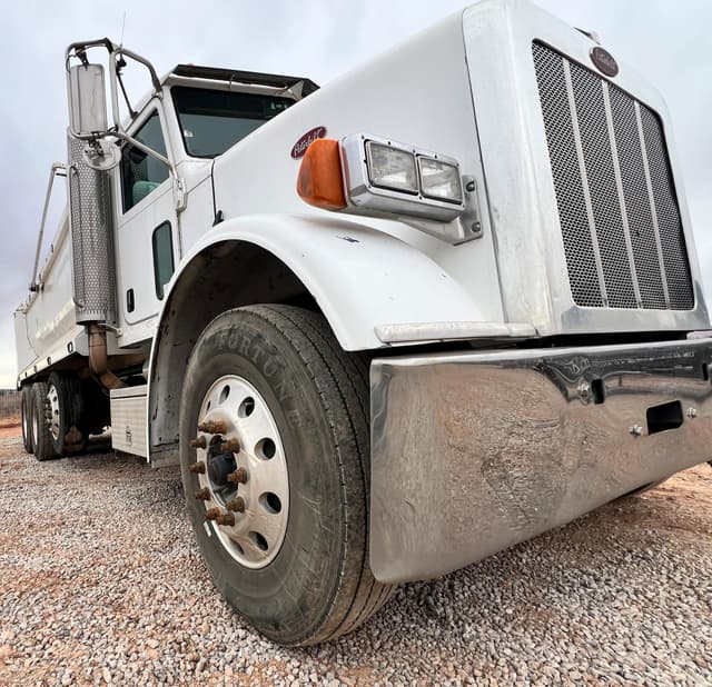 Image of Peterbilt 365 equipment image 1