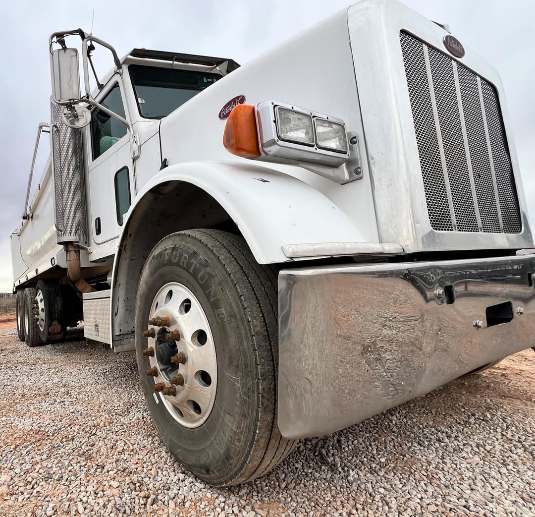 Image of Peterbilt 365 Primary image