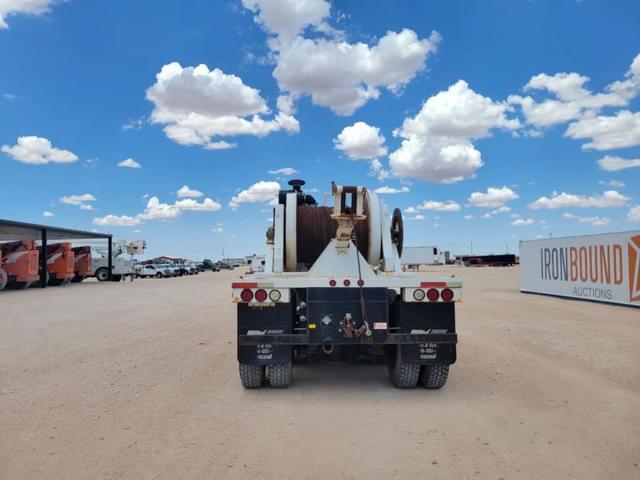 Image of Peterbilt 365 equipment image 3