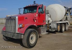 2010 Peterbilt 365 Image