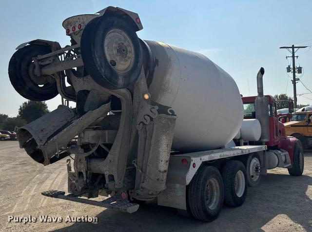 Image of Peterbilt 365 equipment image 4