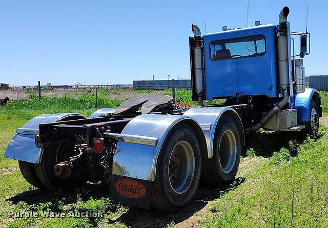 Image of Peterbilt 367 equipment image 4