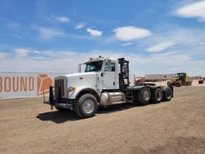 2010 Peterbilt 367 Image