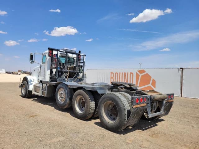 Image of Peterbilt 367 equipment image 2