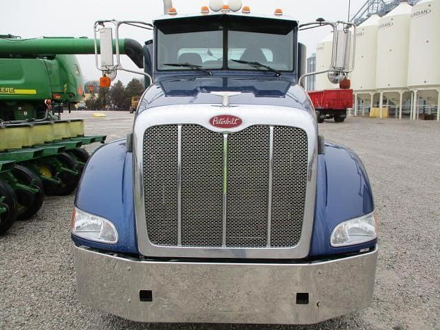 Image of Peterbilt 386 equipment image 2