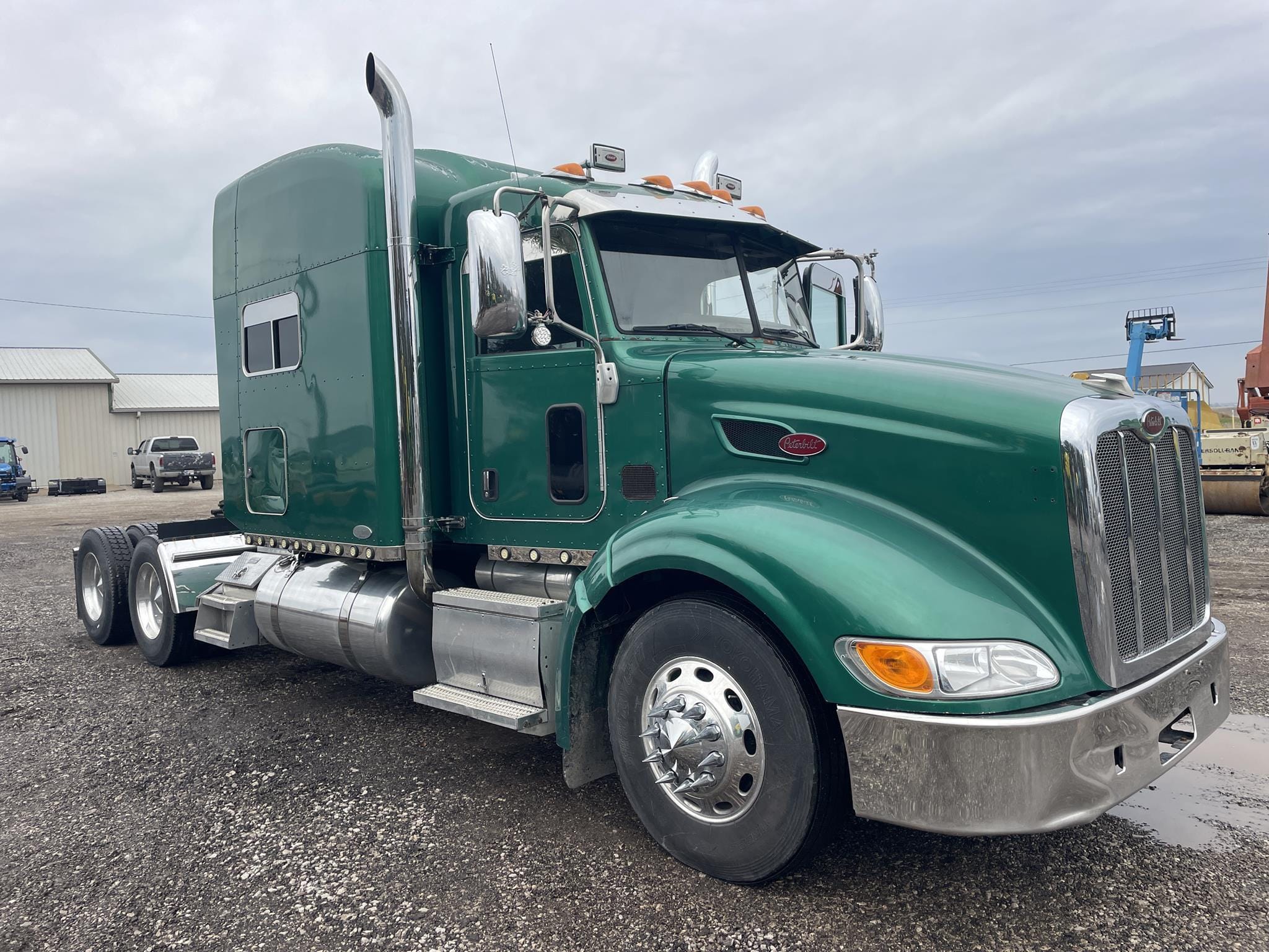 2010 Peterbilt 386 Equipment Image0