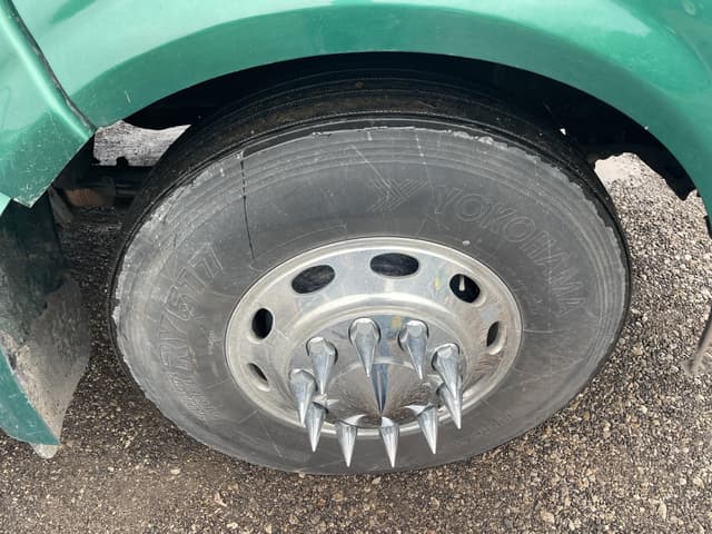 Image of Peterbilt 386 equipment image 4