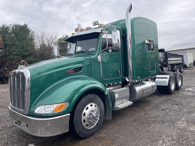Image of Peterbilt 386 equipment image 1