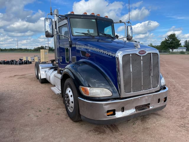Image of Peterbilt 386 equipment image 2