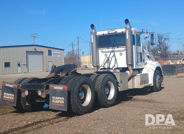 Image of Peterbilt 386 equipment image 2