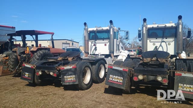 Image of Peterbilt 386 equipment image 3