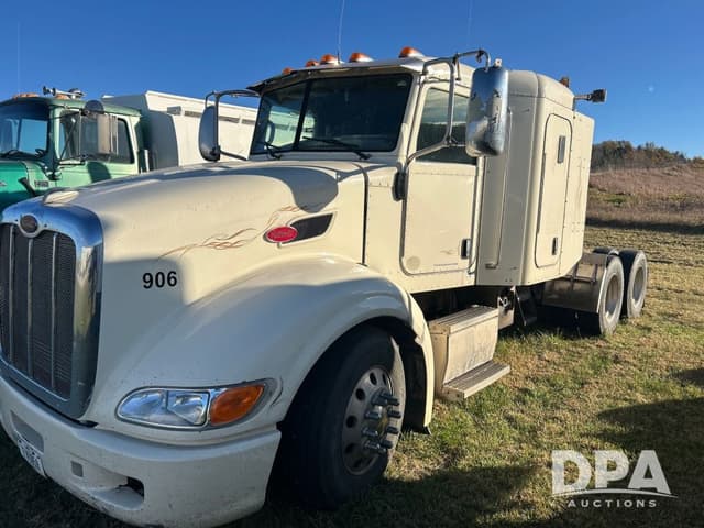 Image of Peterbilt 386 equipment image 3
