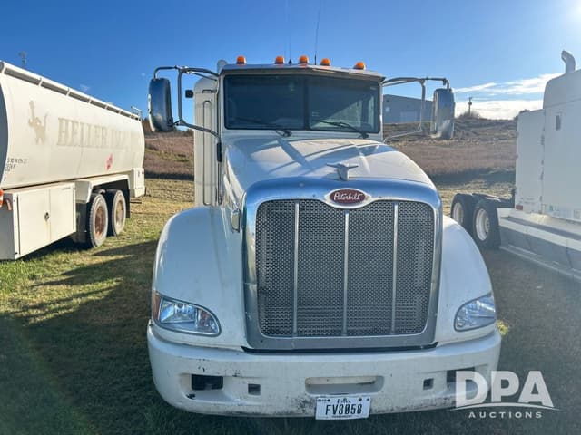 Image of Peterbilt 386 equipment image 1