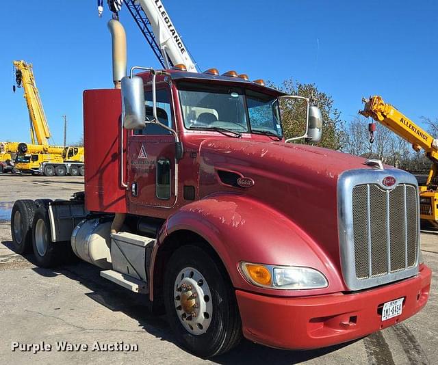 Image of Peterbilt 386 equipment image 2