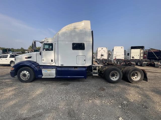 Image of Peterbilt 386 equipment image 1
