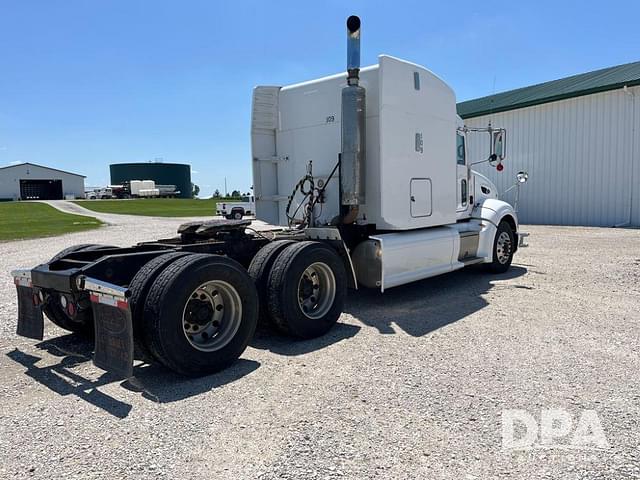 Image of Peterbilt 386 equipment image 4