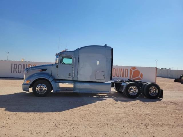 Image of Peterbilt 386 equipment image 1