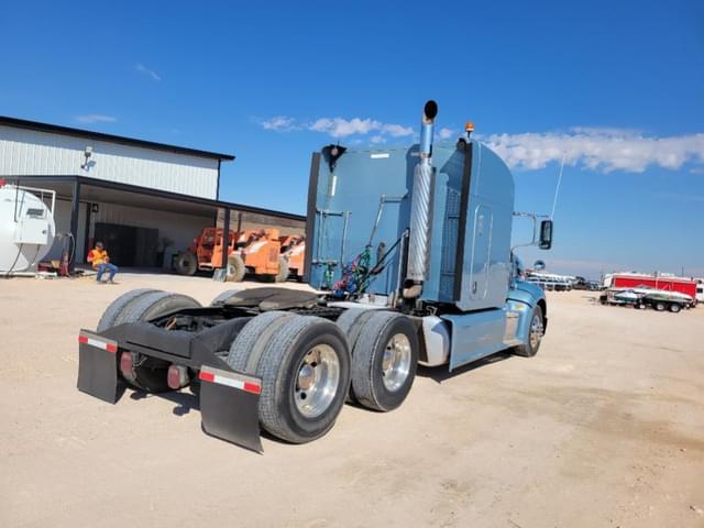 Image of Peterbilt 386 equipment image 4