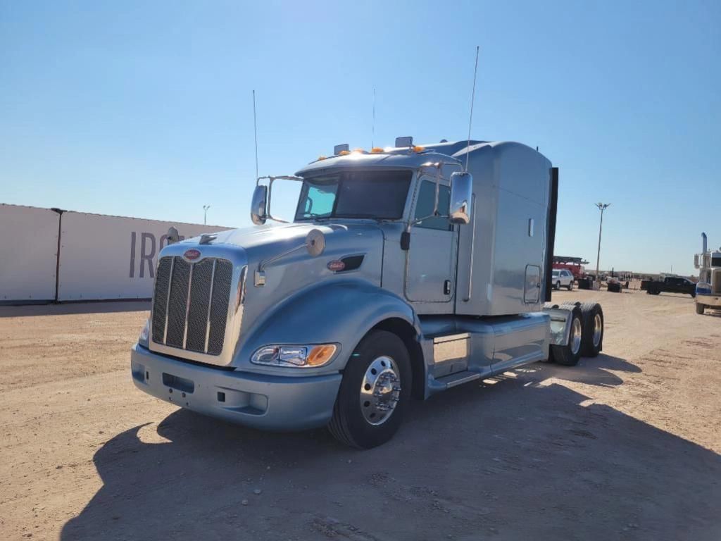 2010 Peterbilt 386 Equipment Image0