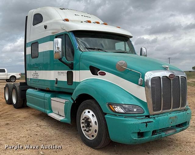 Image of Peterbilt 387 equipment image 2